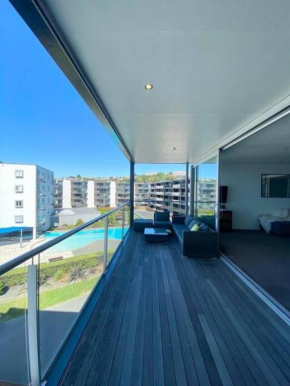 Modern Apartment With Pool and Gym